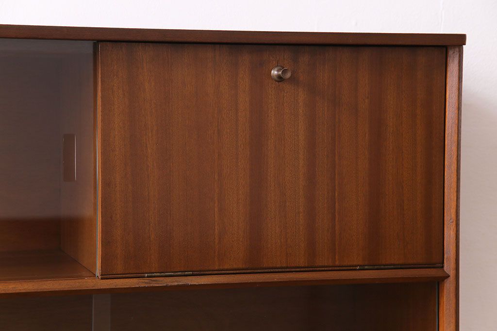 ヴィンテージ家具　北欧ビンテージ　G-PLAN　BBシリーズ　スタイリッシュなデザインが魅力のキャビネット(収納棚)