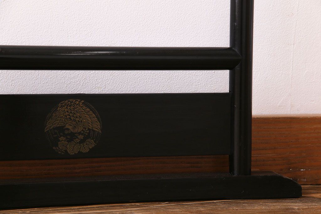 アンティーク雑貨　昭和初期　朱雀の文様があしらわれた二つ折り衣桁(着物掛け)