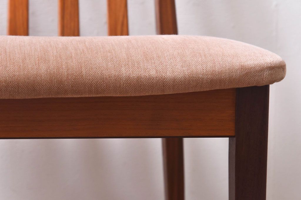 アンティーク家具　G-PLAN(ジープラン)　優しげな色合いの北欧風ダイニングチェア(椅子)(1)