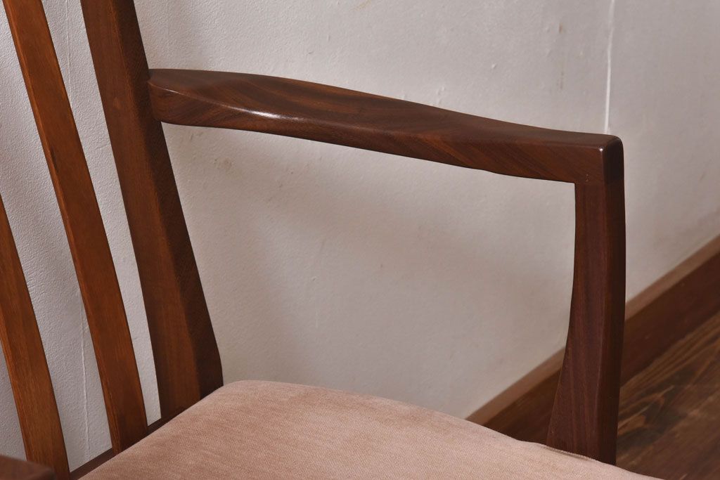 北欧家具　G-PLAN(ジープラン)　すっきりとして温かみのあるアームチェア(ダイニングチェア、椅子)(2)