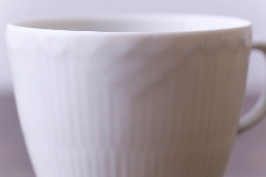 アンティーク雑貨　中古　ROYAL COPENHAGEN(ロイヤルコペンハーゲン)　ホワイト　フルレース　コーヒーカップ&ソーサー(廃盤品)