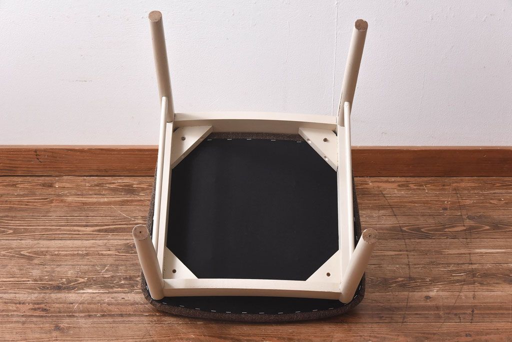 ヴィンテージ家具　北欧ビンテージ　ペイント　シャビーシックなクッションチェア(ダイニングチェア、椅子)(2)