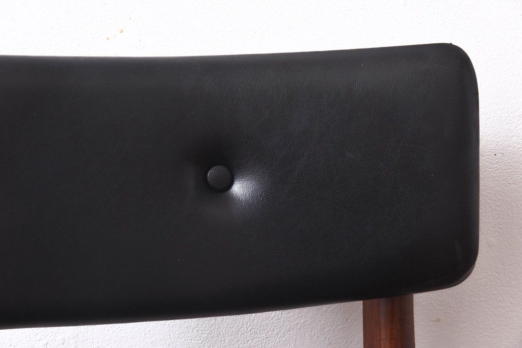 アンティーク家具　北欧・デンマーク　ボタン付きの黒のレザーが格好いいチェア(ダイニングチェア、椅子)(3)