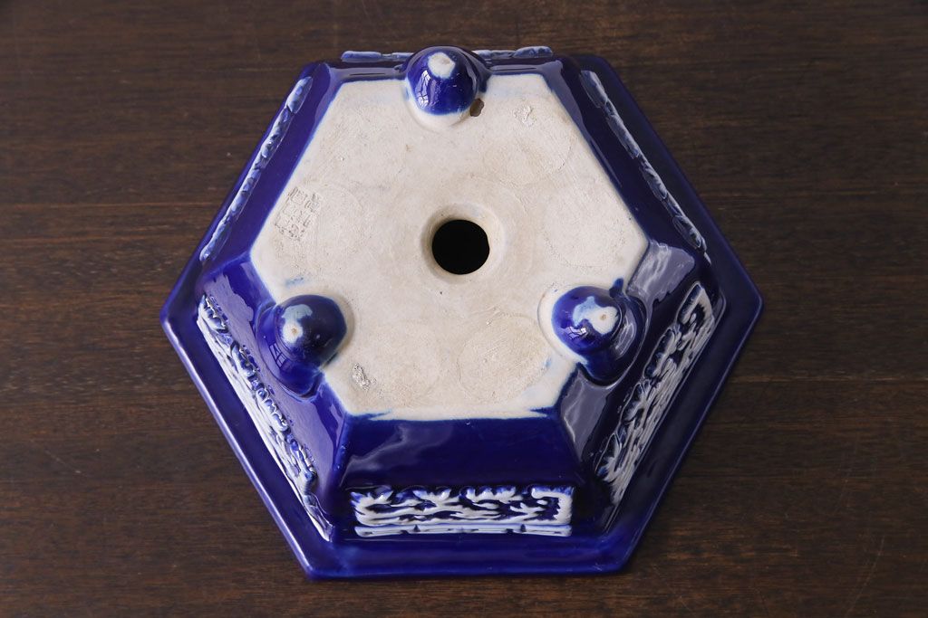 アンティーク雑貨　和製アンティーク　陽刻の細かな柄が目を引く六角植木鉢(1)