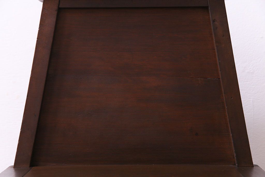 アンティーク雑貨　大正昭和初期　ヒノキ材　脚のデザインがおしゃれな踏み台(花台、飾り台)