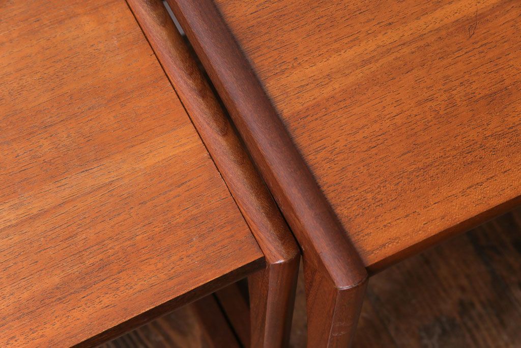 北欧家具　G-PLAN　チーク材　コンパクトな仕様が魅力のネストテーブル(サイドテーブル)