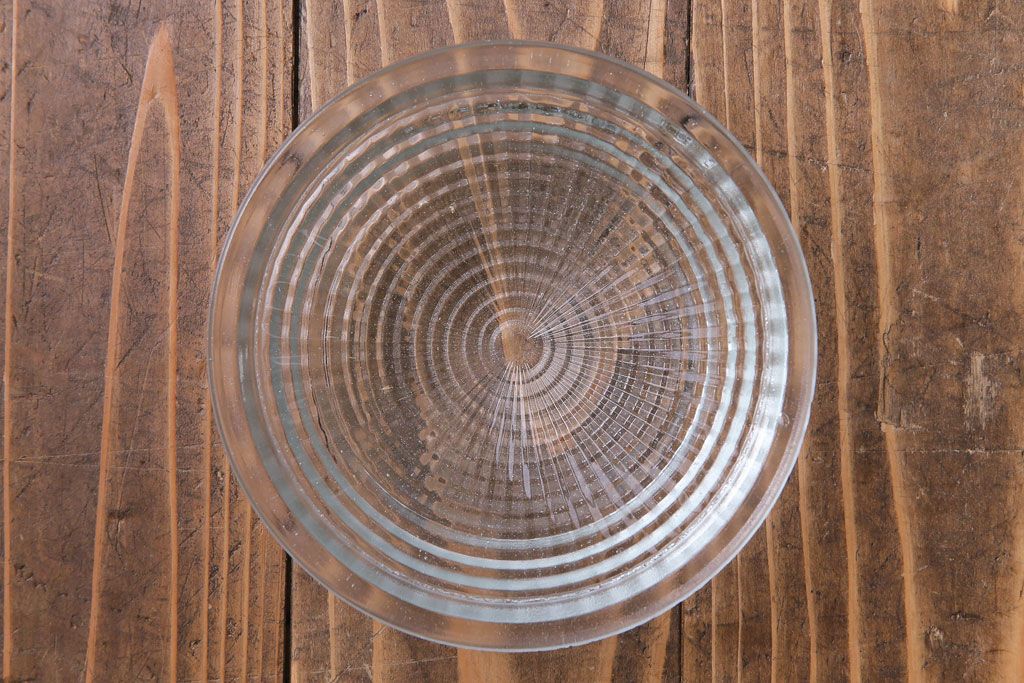 昭和レトロ　プレスガラスが目を引くシンプルモダンなシェード(シーリング、天井照明)