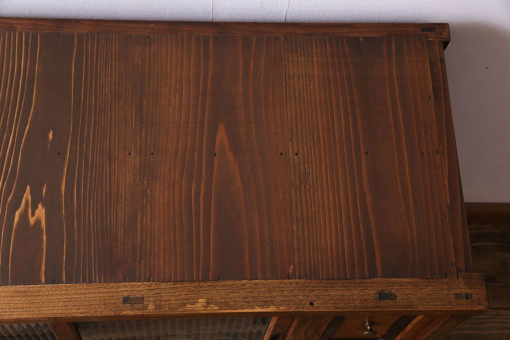 レトロ家具　昭和レトロ　前面ケヤキ材　リメイク　存在感のある杢目の鉄脚サイドボード(戸棚、収納棚)