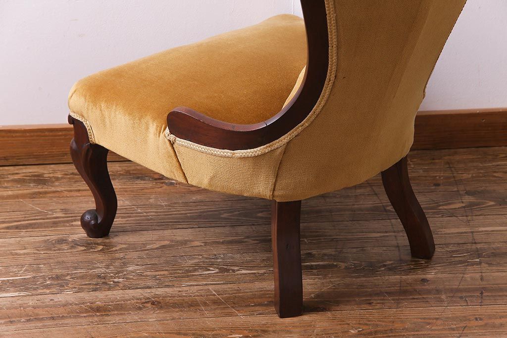 アンティーク家具　イギリスアンティーク　マホガニー材　優雅なシルエットが魅力のナーシングチェア(イス、椅子)