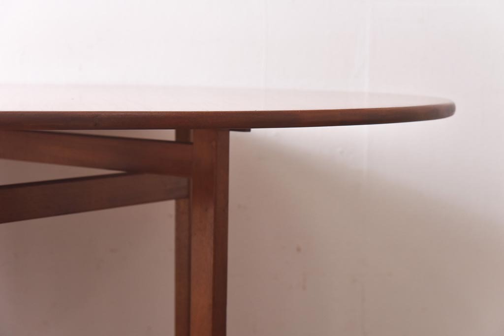 ビンテージ家具　北欧ヴィンテージ　チーク材　脚のデザインが珍しいゲートレッグテーブル(エクステンションテーブル、ダイニングテーブル)