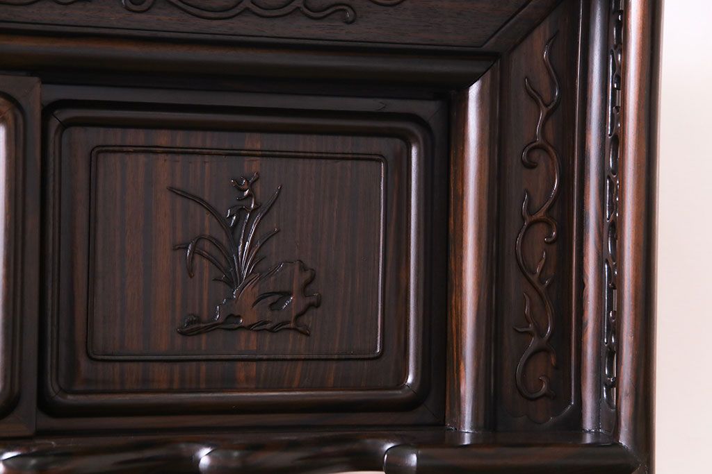 民芸家具　黒檀材　花鳥図　高級感漂う和の空間づくりにおすすめな飾り棚(茶棚、戸棚)