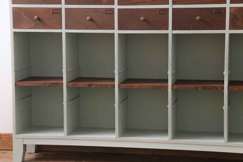 ペイント家具　リメイク品　レトロな雰囲気が可愛らしいロッカー・7列(収納棚、オープンラック、引き出し)(2)