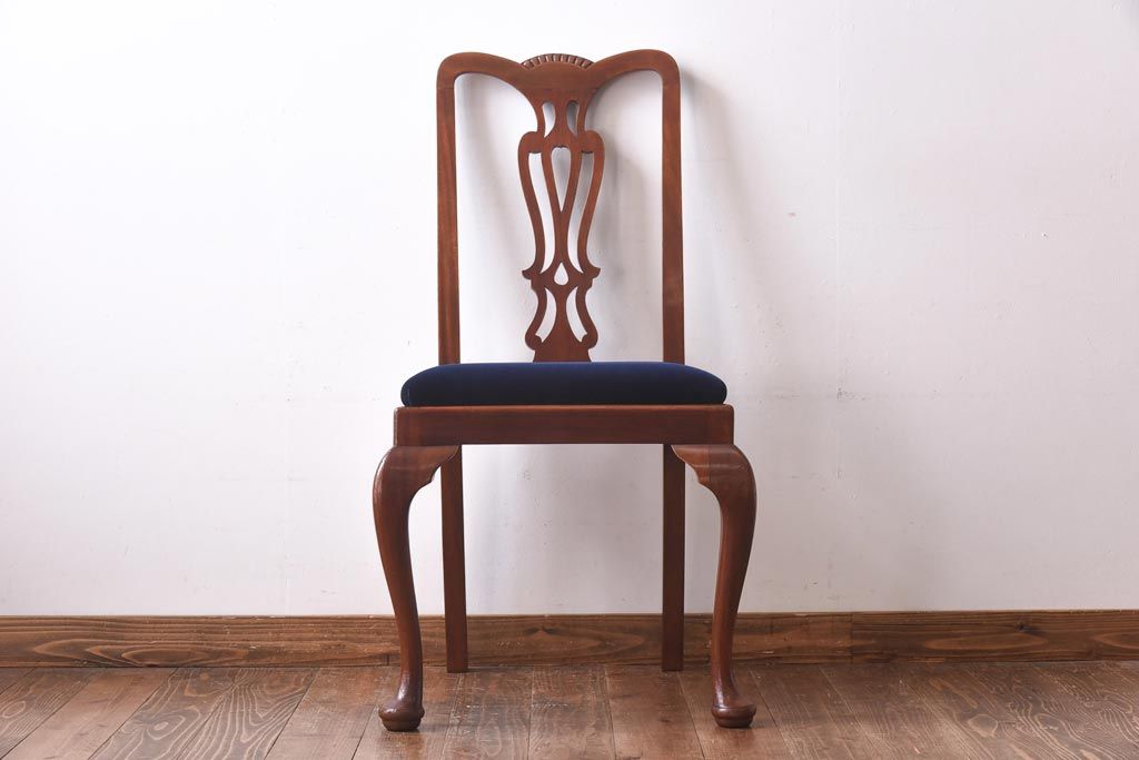 アンティーク家具　イギリスアンティーク　ウォールナット材　透かし彫りが上品なチェア(椅子、ダイニングチェア、ワークチェア)(1)