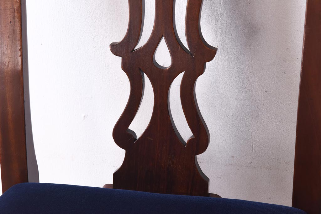 アンティーク家具　イギリスアンティーク　ウォールナット材　透かし彫りが上品なチェア(椅子、ダイニングチェア、ワークチェア)(1)