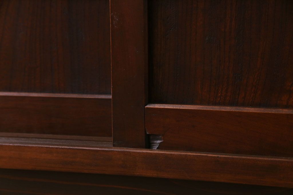 ラフジュオリジナル　明治期　ケヤキ材　古い建具を活かしたリメイクガラス戸棚(収納棚、食器棚)