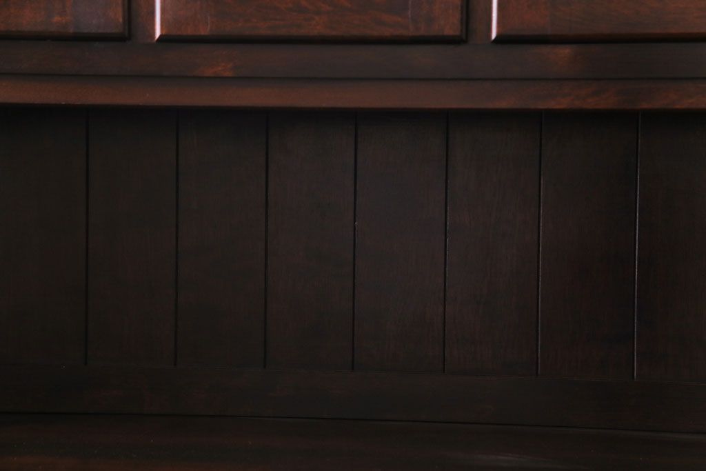 中古　松本民芸家具　シックな雰囲気が魅力的なC型食器棚(飾り棚、収納棚、キャビネット)(定価約66万円)(1)