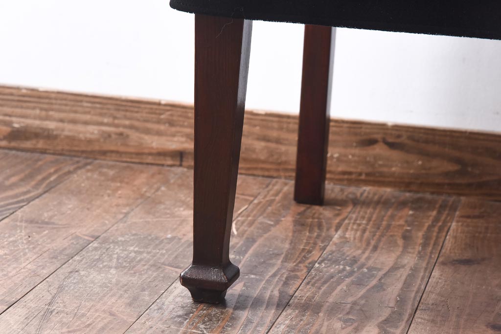 アンティーク家具　イギリスアンティーク　オーク材　クラシカルな佇まいが魅力のダイニングチェア(ワークチェア、椅子)