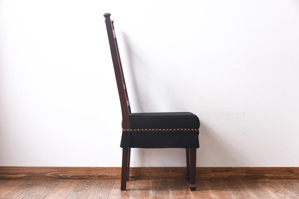 アンティーク家具　イギリスアンティーク　オーク材　クラシカルな佇まいが魅力のダイニングチェア(ワークチェア、椅子)(1)