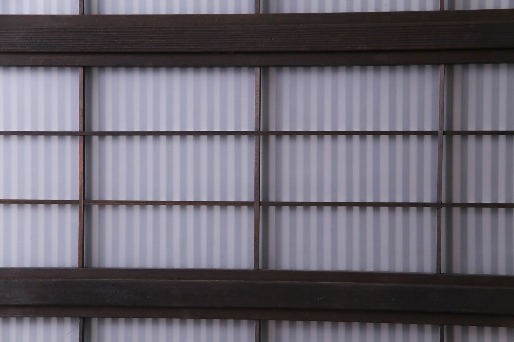 昭和期　板ガラス裏障子留め　花ガラス入り　深い色味の木材が和モダンの空間を演出する格子帯戸(ガラス帯戸、格子戸、引き戸、建具)2枚組