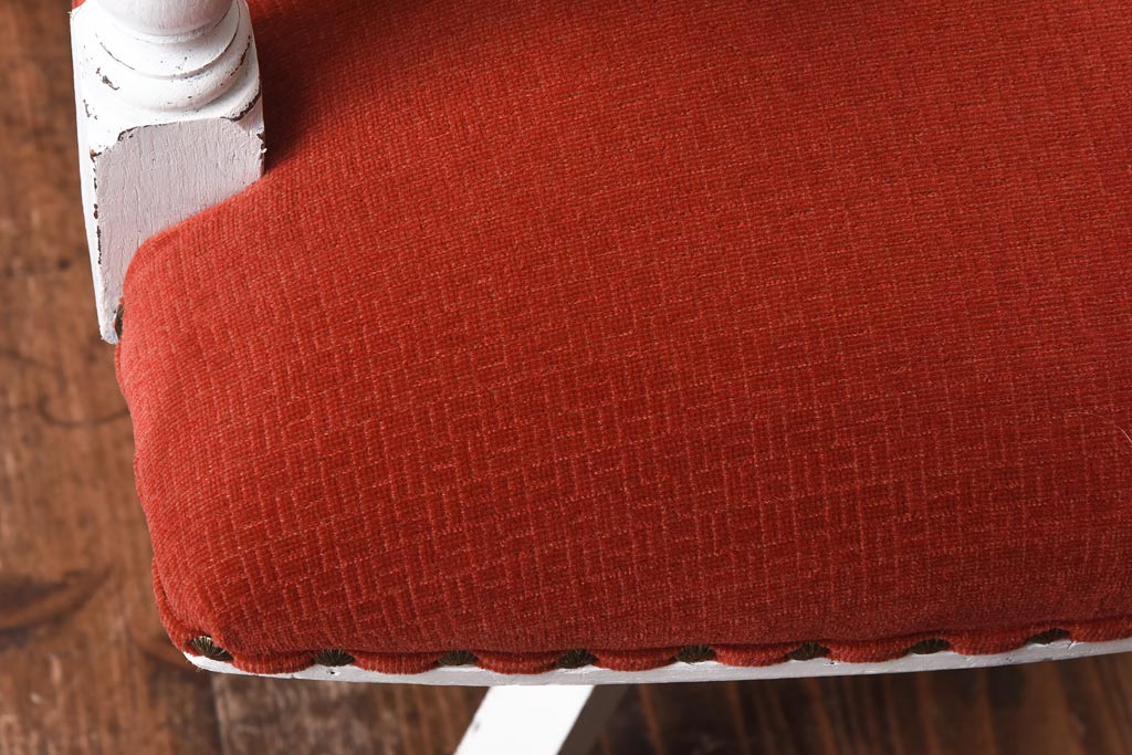 ペイント家具　赤い座面が可愛らしいレトロなドクターチェア(回転イス)