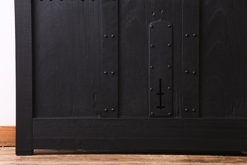 ペイント建具　総ケヤキ材　モダンな雰囲気漂うアンティーク蔵戸(引き戸、建具、玄関戸)