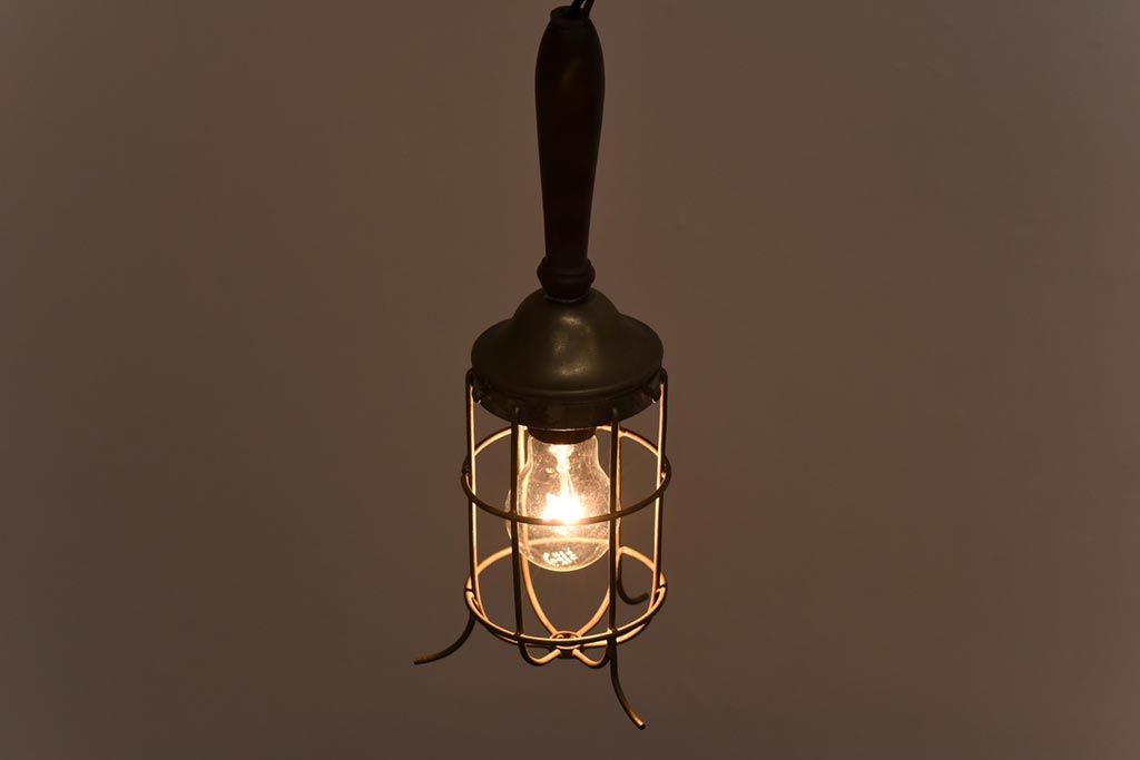 昭和レトロ　素朴なデザインが魅力のランプ風ペンダントライト(吊り下げ照明)(2)