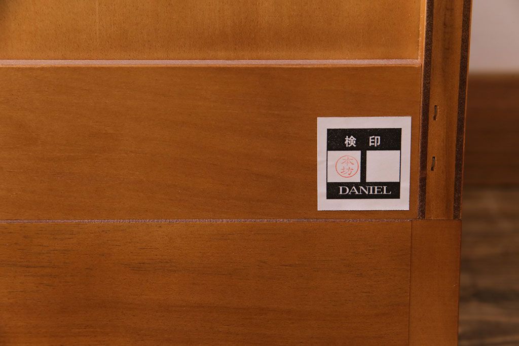 中古　横浜ダニエル(daniel)　A-208　エレガントな佇まいが魅力のブックケース(本箱、収納棚、キャビネット)(定価約50万円)