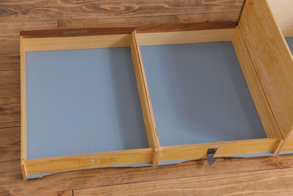 ヴィンテージ家具　北欧ビンテージ　シンプルなデザインの引き出し付きワークデスク(片袖机、在宅ワーク、在宅用)