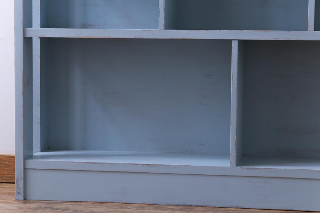アンティーク家具　昭和初期　爽やかなペイントカラーが魅力的なフレンチシャビーの本棚(飾り棚)