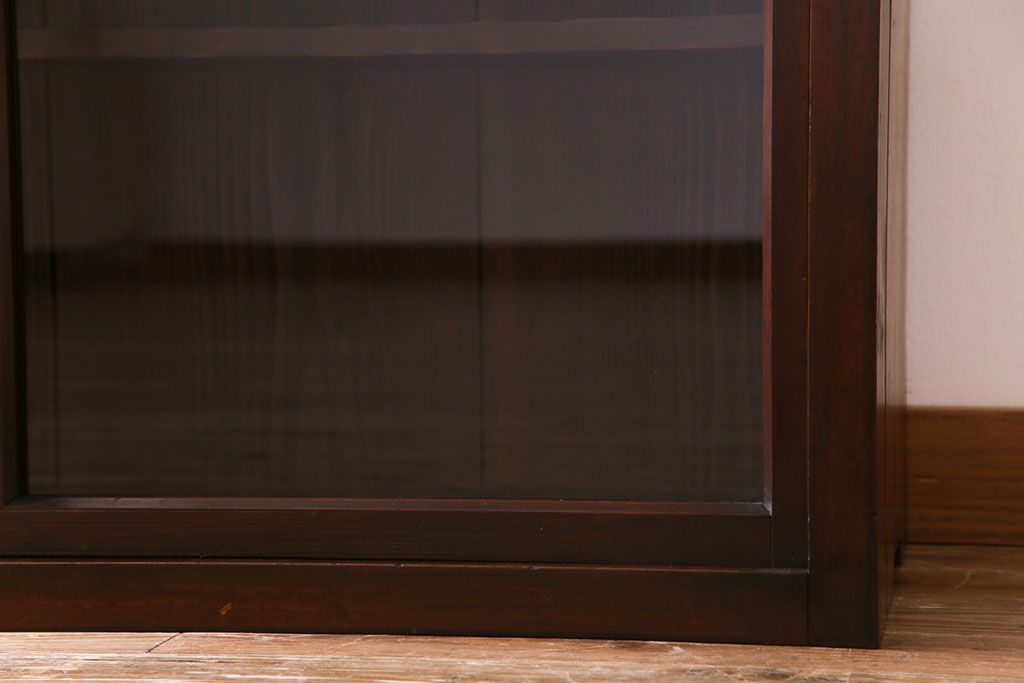アンティーク家具　和製アンティーク　ヒノキ材　当時物の色ガラスとダイヤガラスを取り入れた大正ロマン香る戸棚(飾り棚、サイドボード)