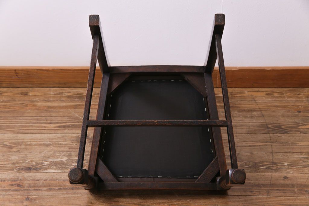 アンティーク家具　イギリスアンティーク　オーク材　上品で味わい深いダイニングチェア(ワークチェア、椅子)(3)