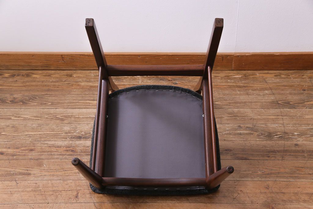 ヴィンテージ家具　北欧ビンテージ　チーク材　なめらかな形がおしゃれなダイニングチェア(ワークチェア、椅子)(2)