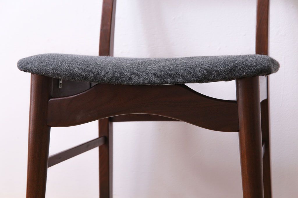 ヴィンテージ家具　北欧ビンテージ　チーク材　なめらかな形がおしゃれなダイニングチェア(ワークチェア、椅子)(3)