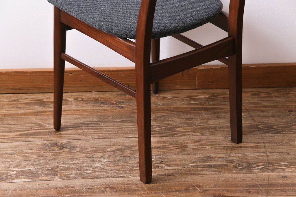 ヴィンテージ家具　北欧ビンテージ　チーク材　なめらかな形がおしゃれなダイニングチェア(ワークチェア、椅子)(3)