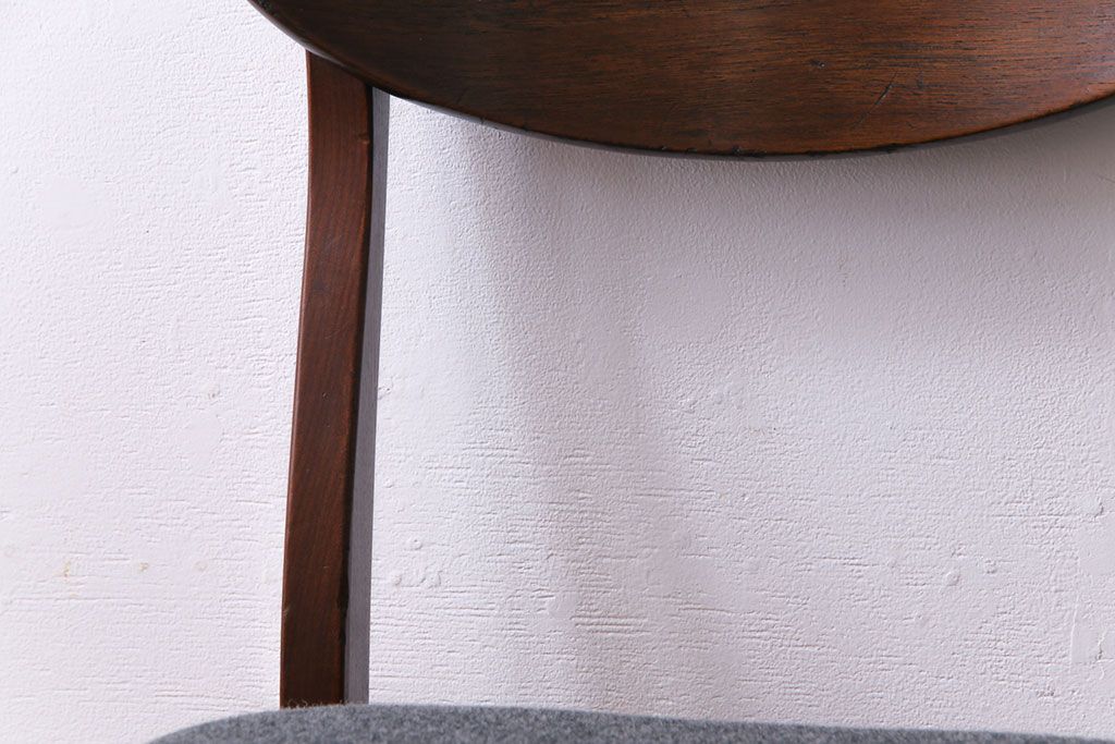 ヴィンテージ家具　北欧ビンテージ　チーク材　なめらかな形がおしゃれなダイニングチェア(ワークチェア、椅子)