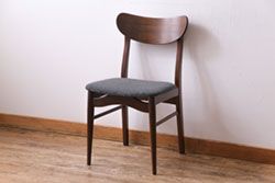 ヴィンテージ家具　北欧ビンテージ　チーク材　なめらかな形がおしゃれなダイニングチェア(ワークチェア、椅子)
