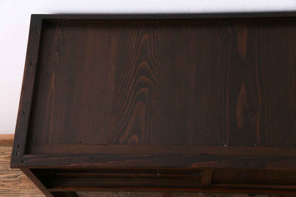 【I様ご成約分】和製アンティーク　前面ケヤキ材　懐かしさのあるデザインの小振りな茶箪笥(収納棚、戸棚、引き出し)