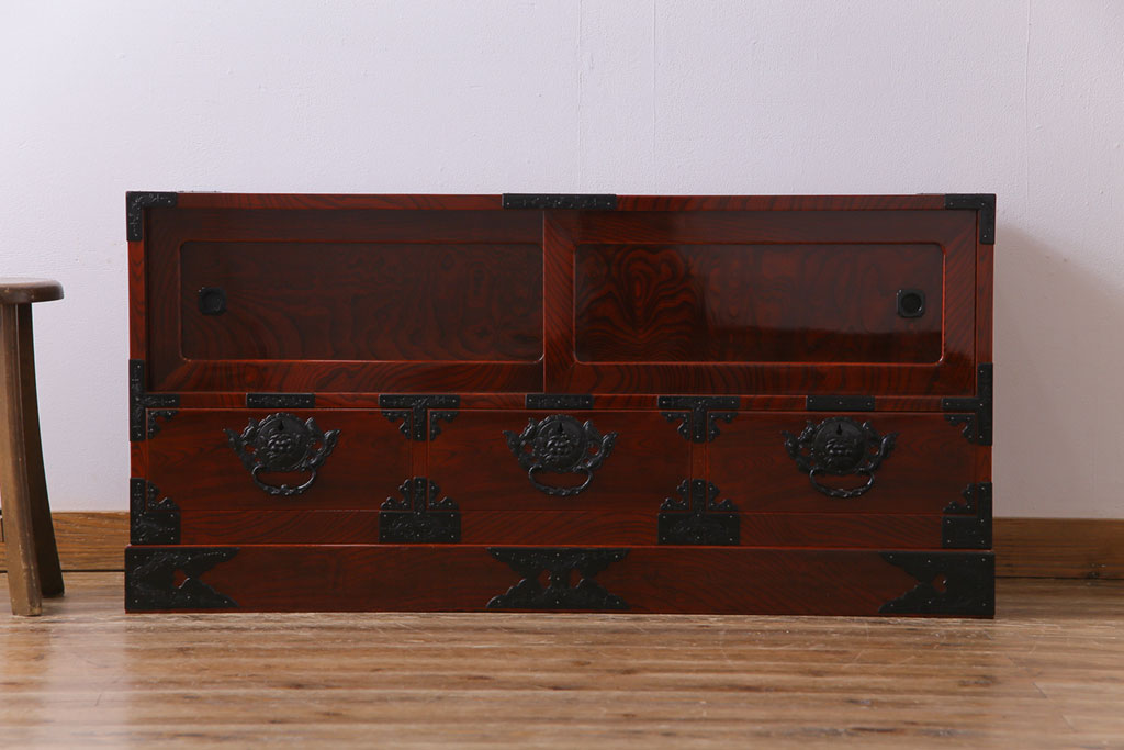 極美品　リメイク　ぼってりとした漆塗りが魅力の仙台箪笥ローボード(リビングボード、収納棚)(1)