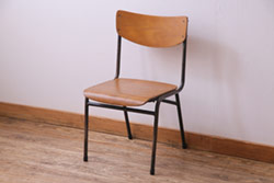 デンマークビンテージ　エリック・キルケゴー(Erik Kirkegaard)　チーク材　スタイリッシュなデザインが美しいアームチェア(ダイニングチェア、椅子、イス、ヴィンテージ、北欧)(R-058966)