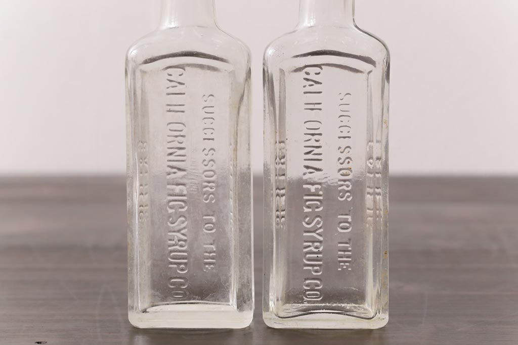 アンティーク雑貨　ビンテージ　CALIFORNIA FIG SYRUP　ディスプレイに活躍するガラスビン(瓶、ボトル)2本セット