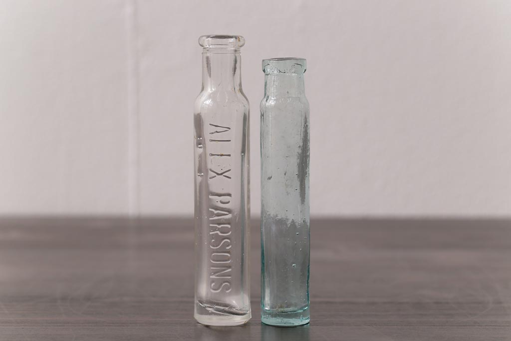 アンティーク雑貨　イギリスビンテージ　スリムで格好良いボトル(ガラスビン、瓶)2本セット
