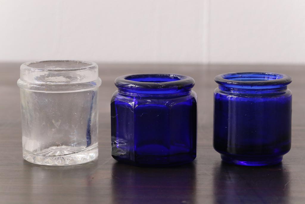 アンティーク雑貨　イギリスビンテージ　青い薬瓶が可愛らしい小瓶(ガラスビン)3個セット