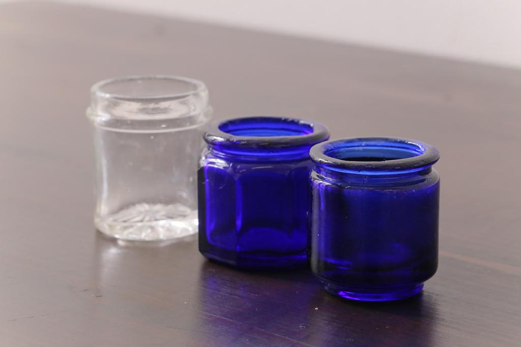 アンティーク雑貨　イギリスビンテージ　青い薬瓶が可愛らしい小瓶(ガラスビン)3個セット