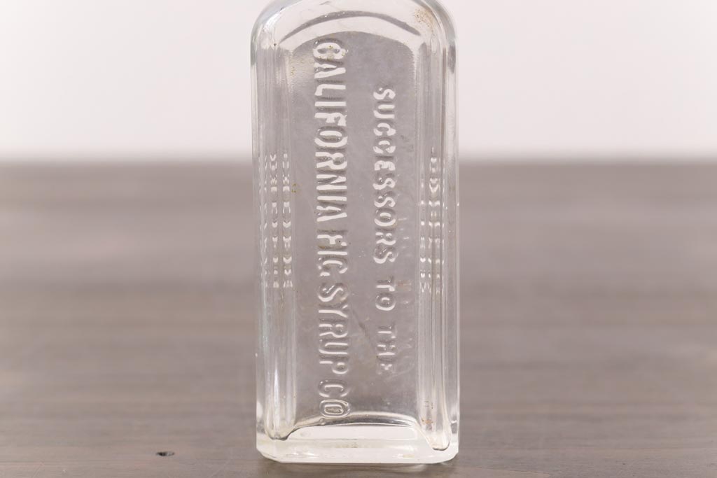 アンティーク雑貨　ビンテージ　フレンチスタイルにおすすめなエンボス入りガラスビン(ボトル、硝子瓶)
