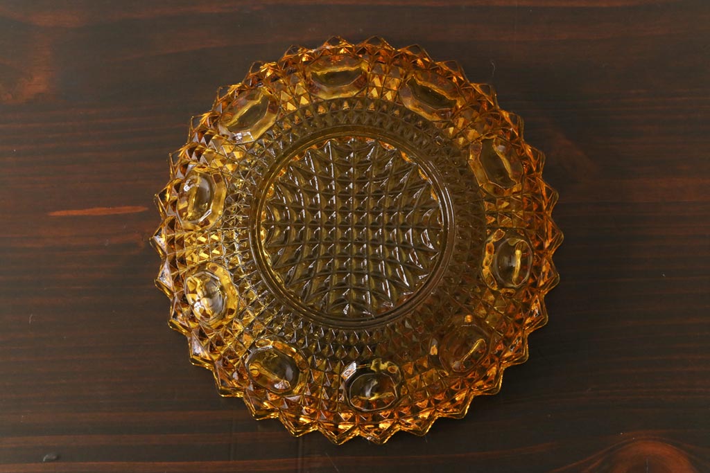 アンティーク雑貨　ギザギザの縁取りがレトロなプレスガラスのボウル(ガラス鉢、器)3枚セット