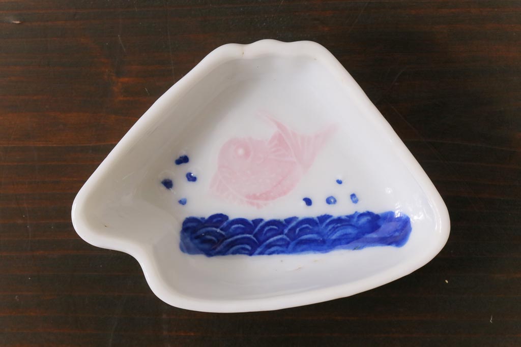 古民具・骨董　昭和初期　おめでたい絵柄が可愛らしい小皿2枚セット