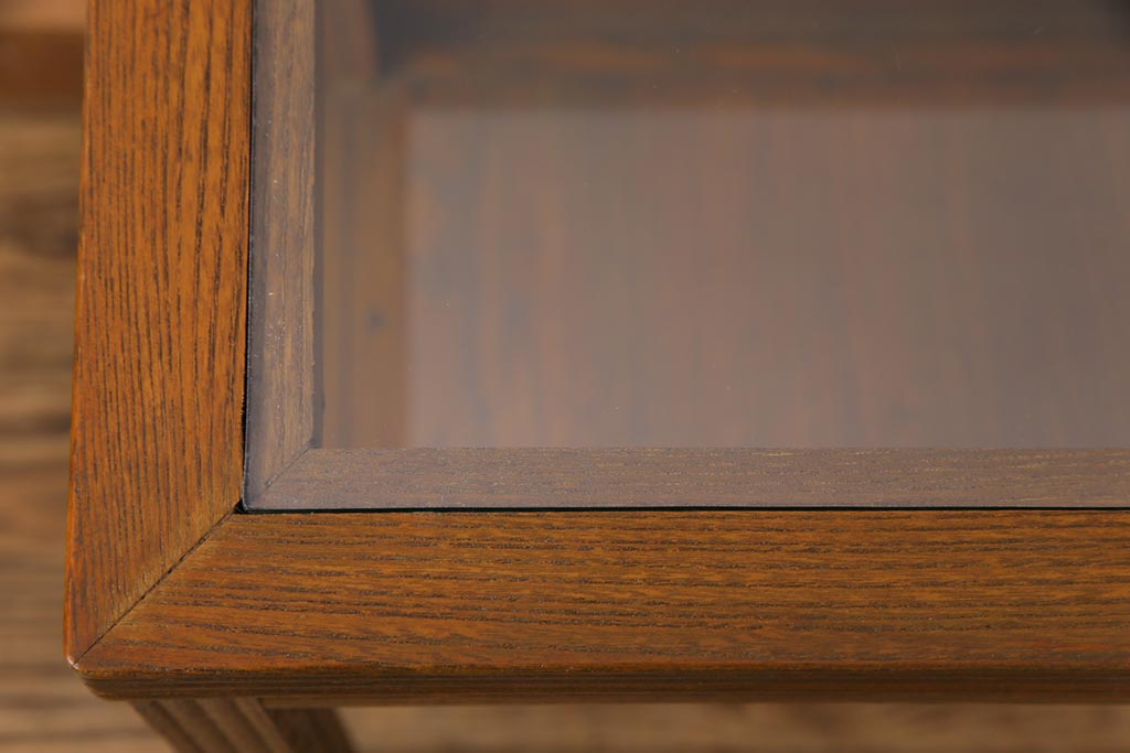 レトロ家具　昭和レトロ　引き出し付き　木の温もり溢れる薄型のガラスケース(飾り棚、陳列棚)