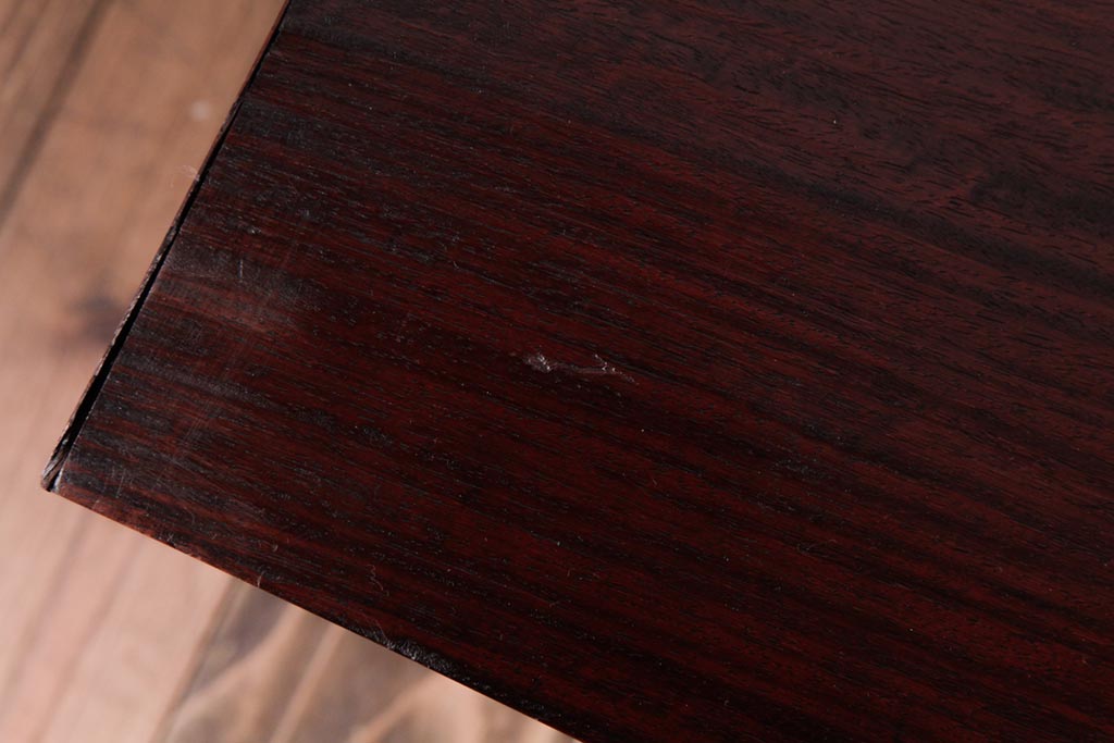 リメイク品　鉄脚　赤みを帯びた木色が上品な印象与えるサイドテーブル(センターテーブル、ベンチ、飾り台)(1)