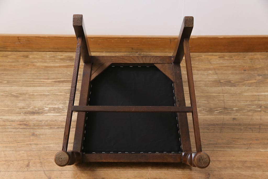 アンティーク家具　イギリスアンティーク　オーク材　挽き物の脚が目を引くダイニングチェア(ワークチェア、椅子)(3)