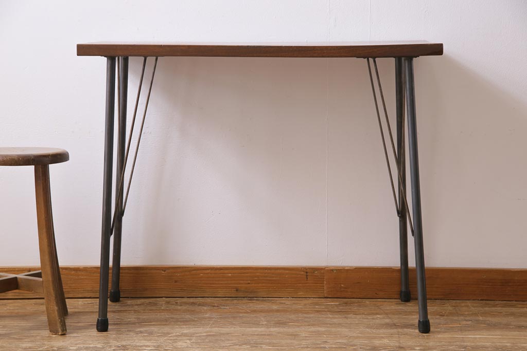 古材リメイク　楠材　ジャンクスタイルにおすすめな味わい深い風合いの鉄脚テーブル(コーヒーテーブル)